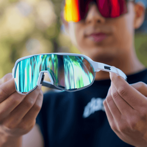 100% S2 BLANCA- VISOR AZUL AQUA