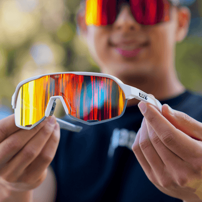 100% S2 BLANCA- VISOR ROJO